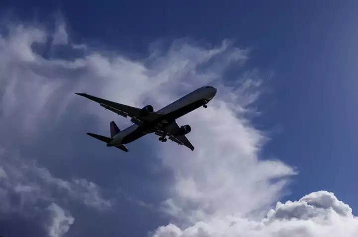 Examining the Impact of 5G on Airlines in the United States