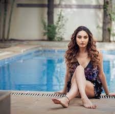 Ragini Dwivedi shoots for a Hindi pop video