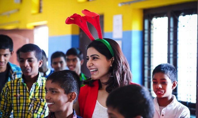Samantha Ruth Prabhu delights school girls with hugs