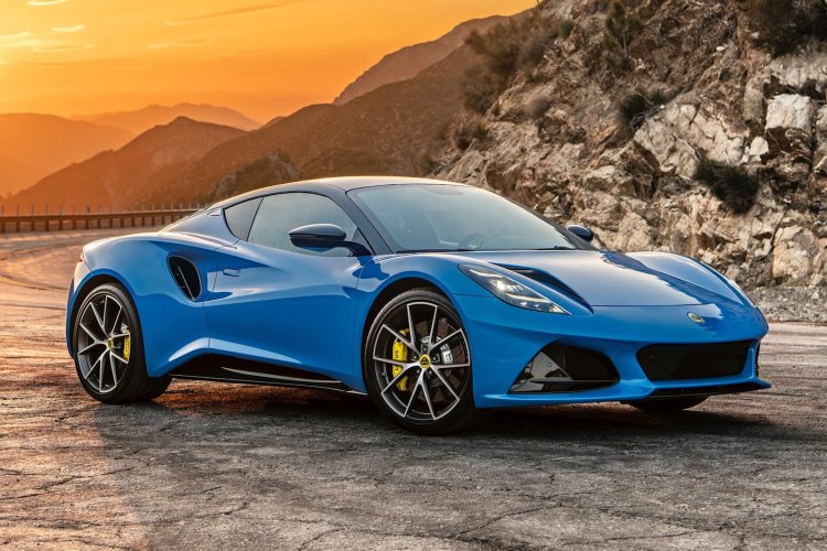 Lotus Emira 2.0T: The New Entry Sports Car for Enthusiasts