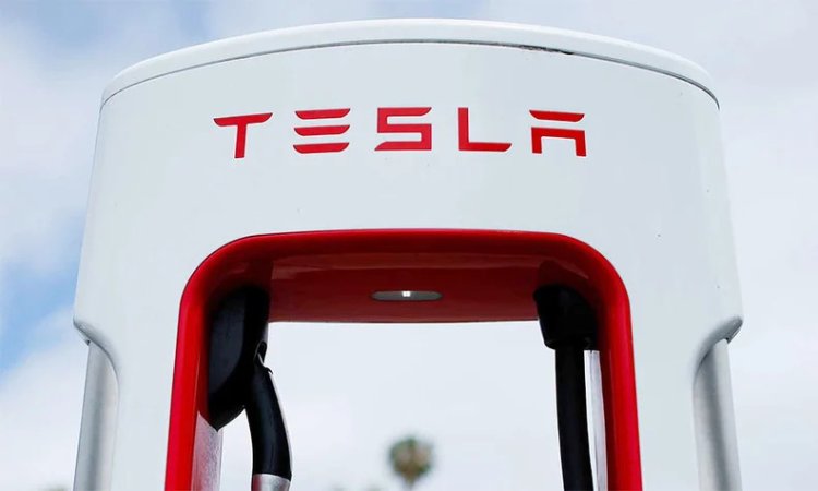 Tesla directors agree to return $735M in stock options